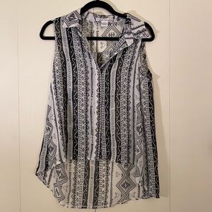 ✨5 for 35$ ✨  Black and white pattern top